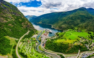 NORVEGE - "Sur la route des Trolls" - p.314-315